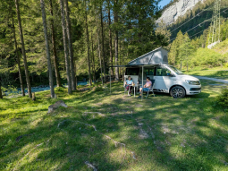 Stellplatz Dunkler Stein