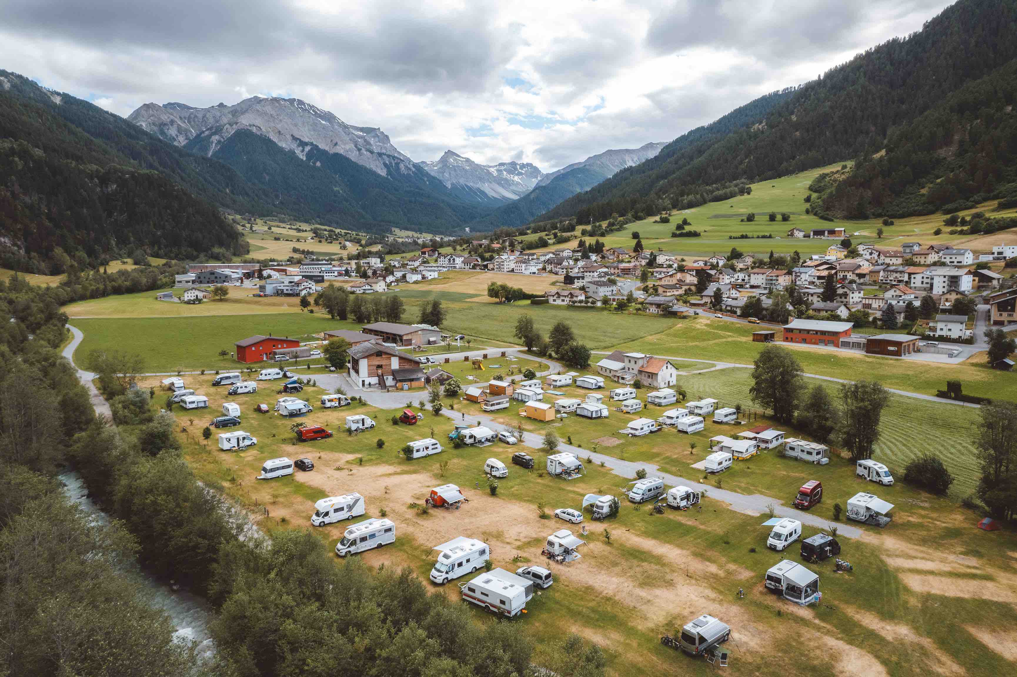 Auto als Schlafplatz oder mit Zeltdach