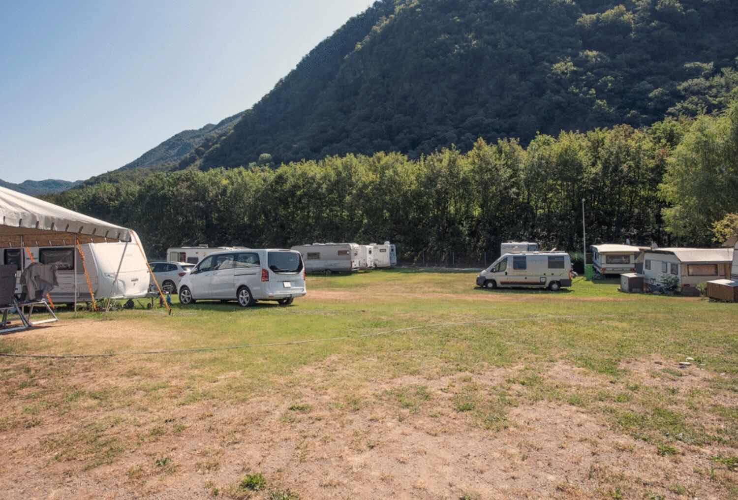 Standplatz Wohnwagen / Wohnmobil