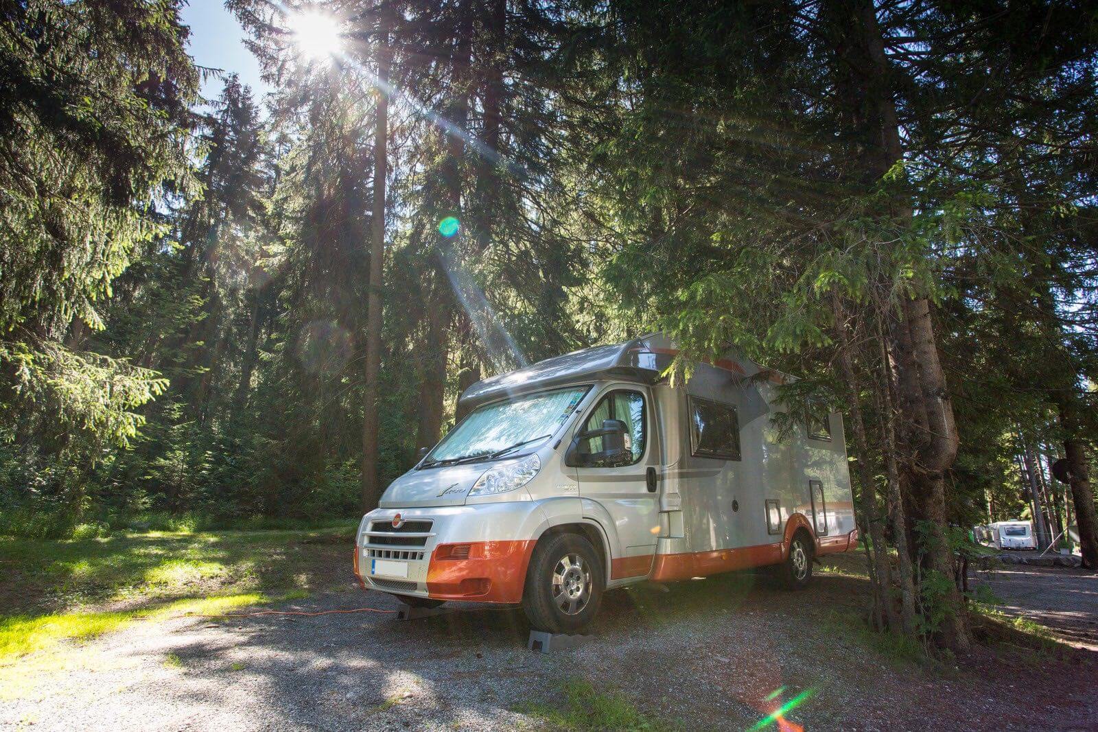 Standplatz Wohnwagen/Wohnmobil gross