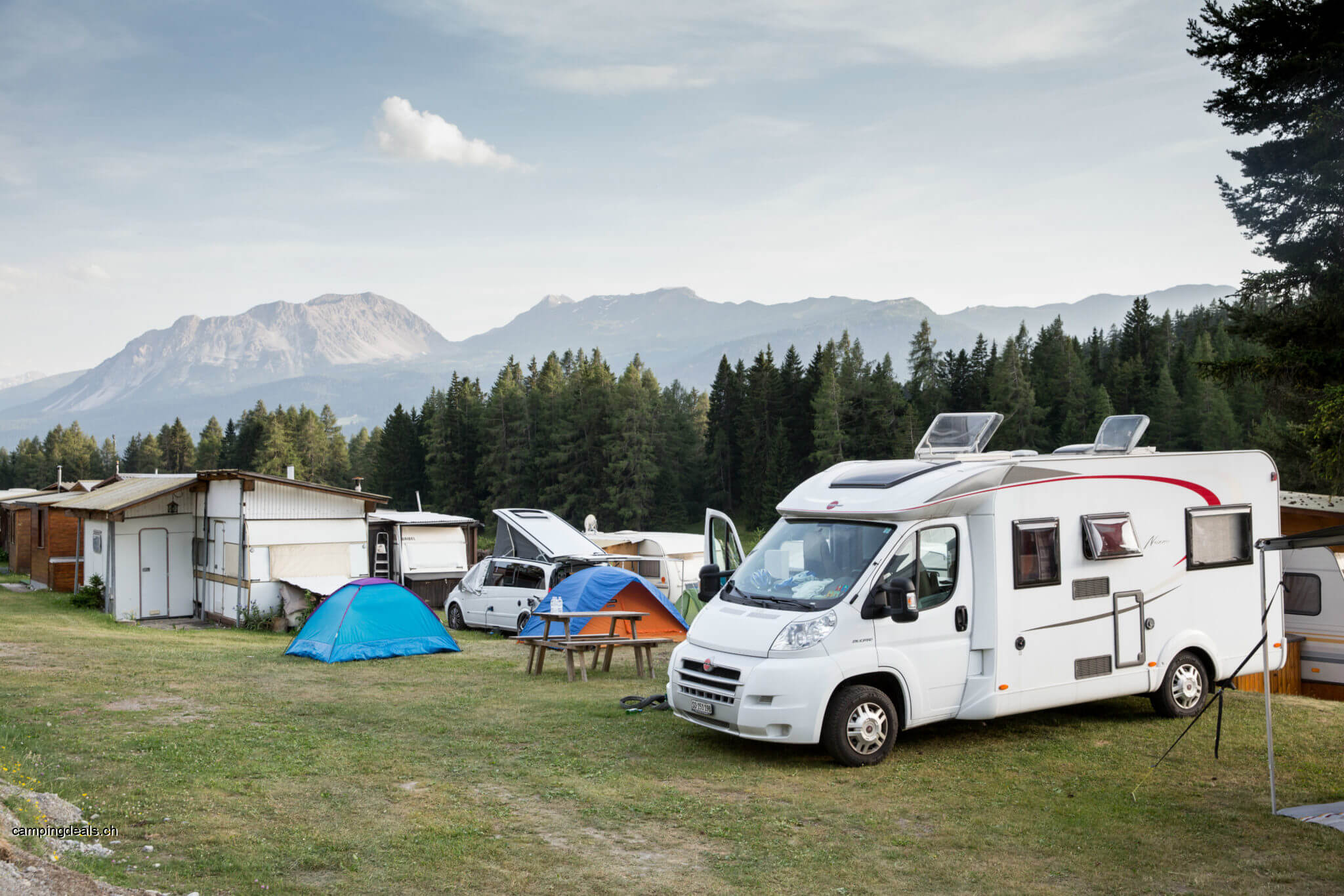 Standplatz gross Wohnwagen/ Camper