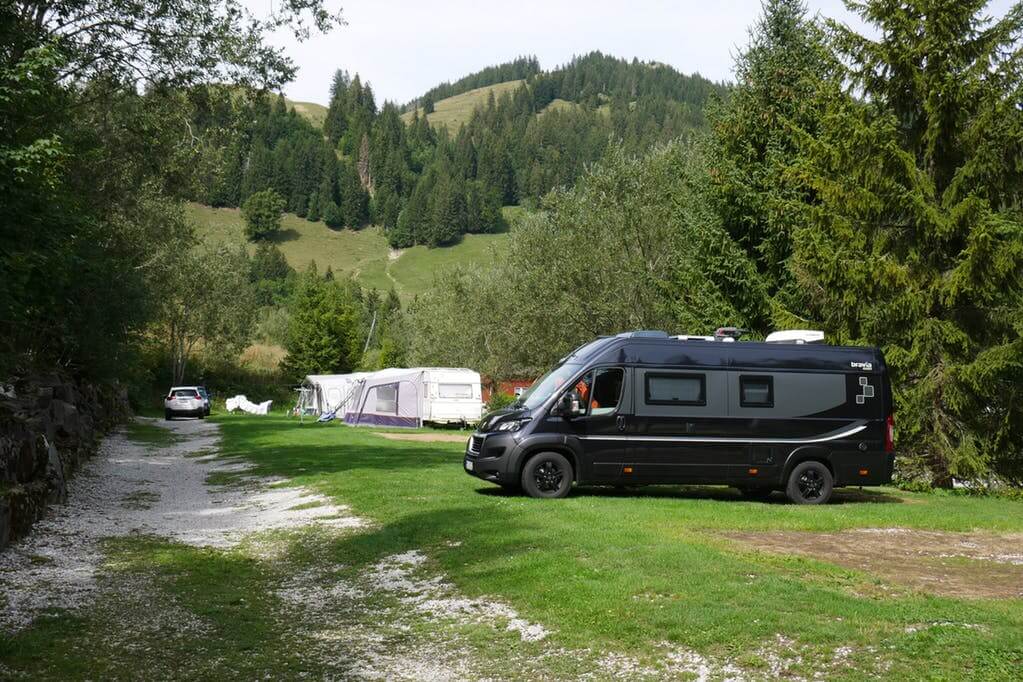 Standardplatz Wohnwagen / Wohnmobil